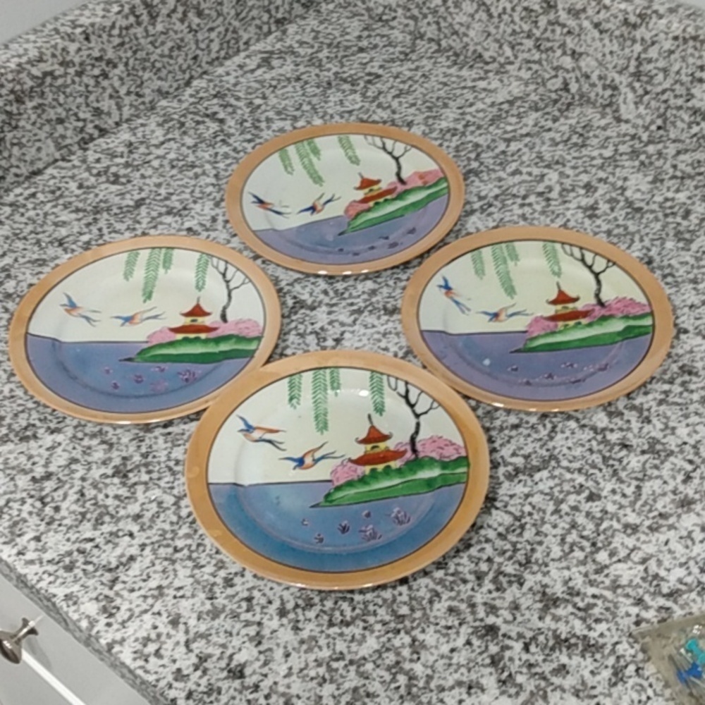 4 Vintage Japanese Gold trimmed plates - Picture 4 of 12